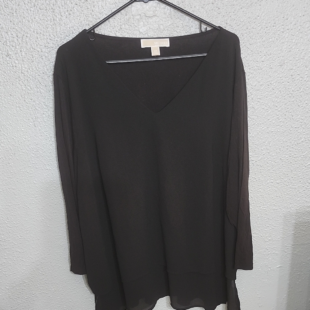 Micheal Micheal Kors Blk Long Sleeve  Blouse Sz. 2X Material Chiffon & Tshirt